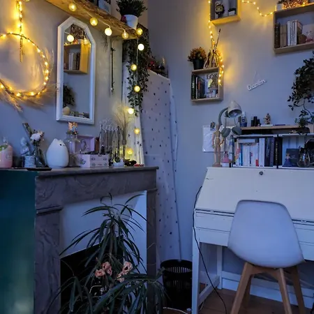 Chambre Pres De Bordeaux Bed & Breakfast *