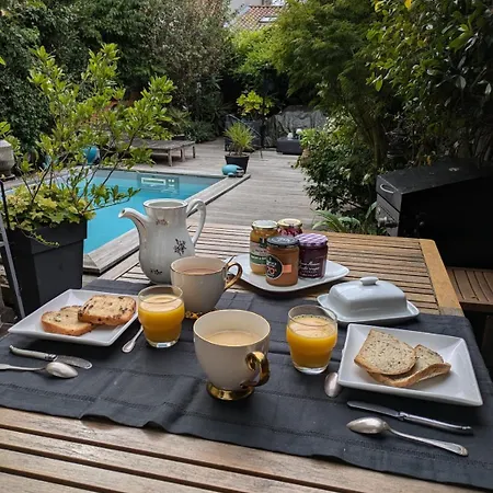 Chambre Pres De Bordeaux Bed & Breakfast
